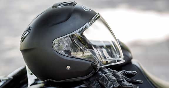 motorcycle_helmet_and_gloves_575x300.jpeg