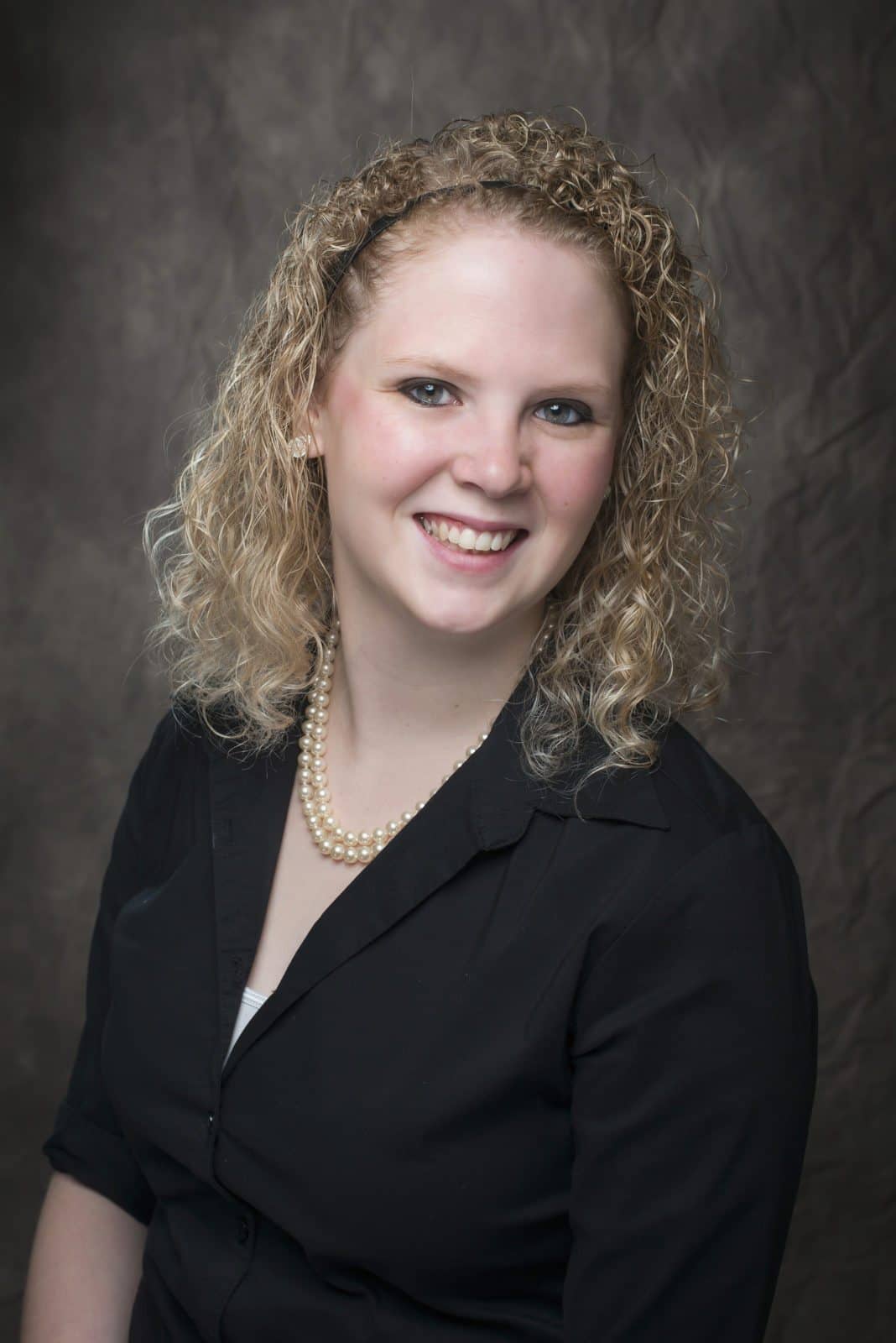 Hollie_TenPass Head Shot