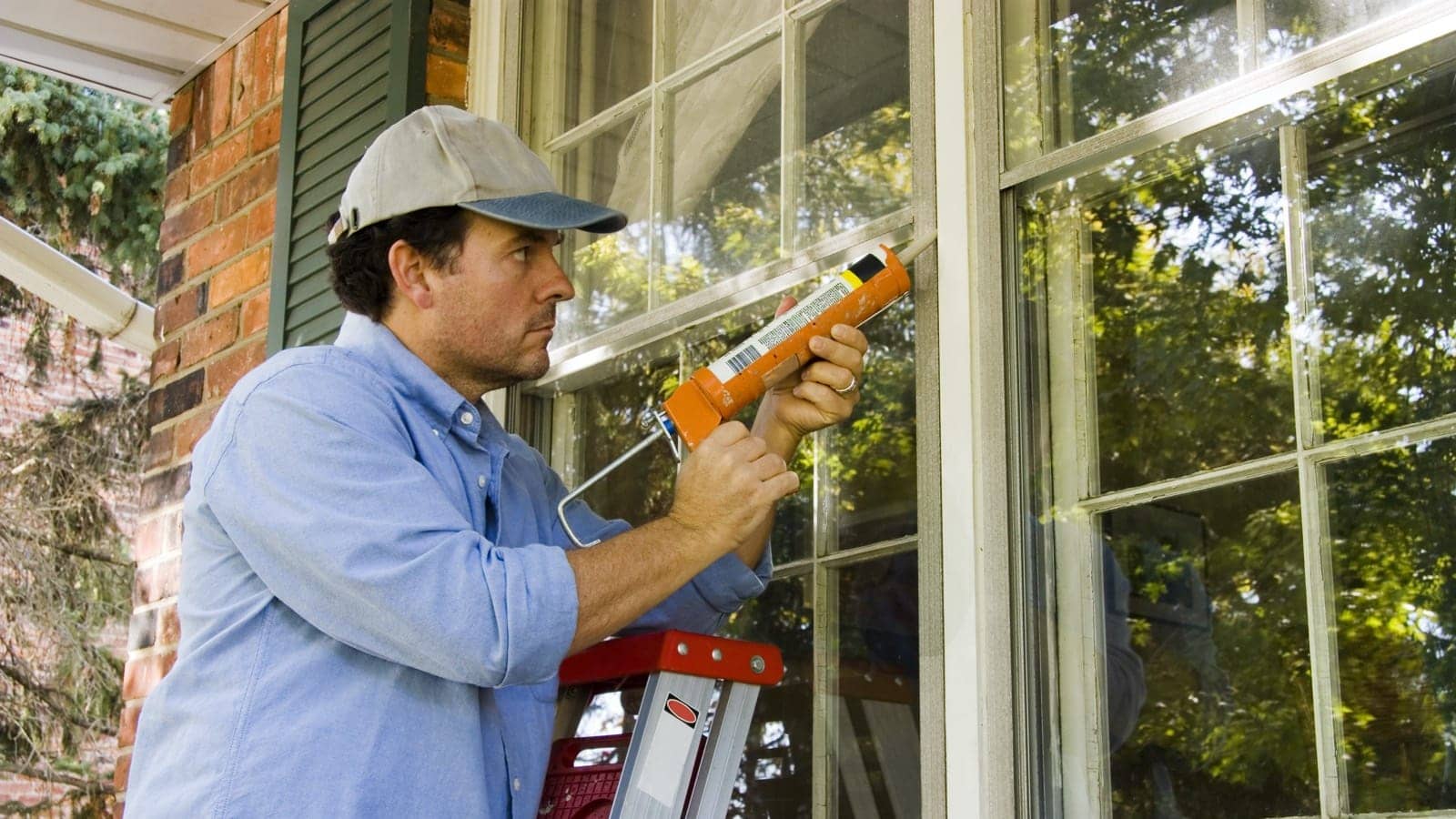 Handyman-Seal-Caulk-Window.jpg