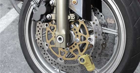 Front_wheel_lock_575x300 Front Wheel Lock