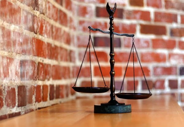 EPLI Scales of Justice 600