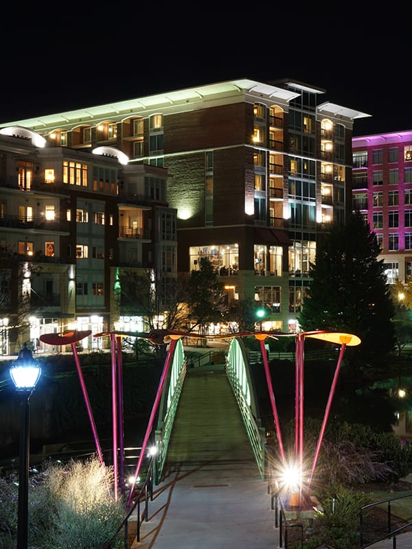 greenville-downtown-night-vert
