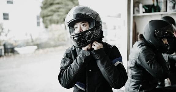 3_3_motorcycle_helmets_575x300
