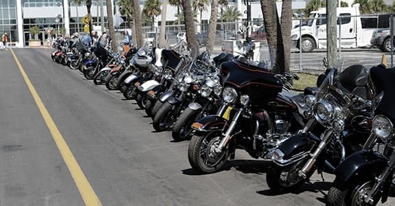 motorcycles-at-daytona-bike-week-575×300-1