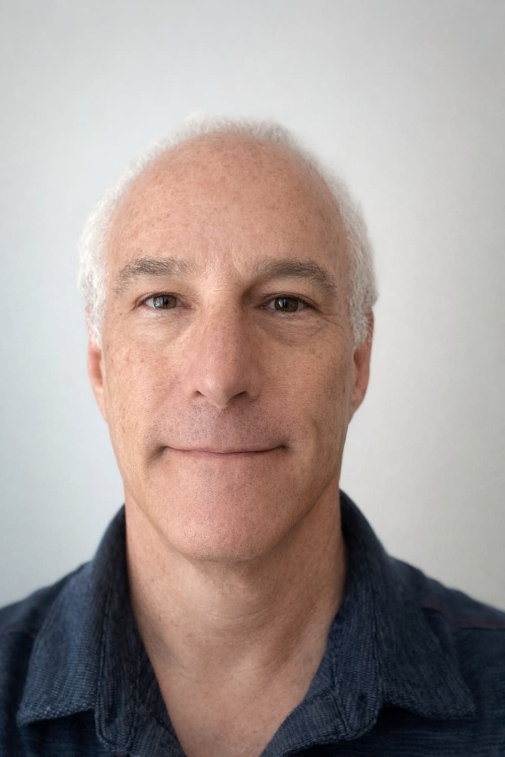 Howie Headshot