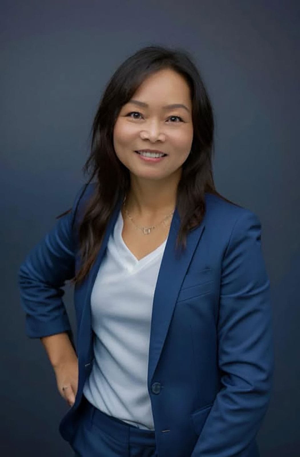 4–Headshot-new-(Theresa-Bui) 4--Headshot-new-(Theresa-Bui)