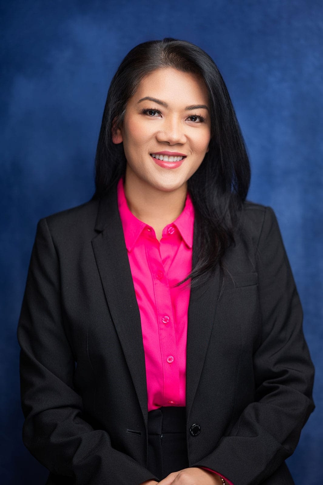 4-Headshot–Loanna-Huynh 4-Headshot--Loanna-Huynh