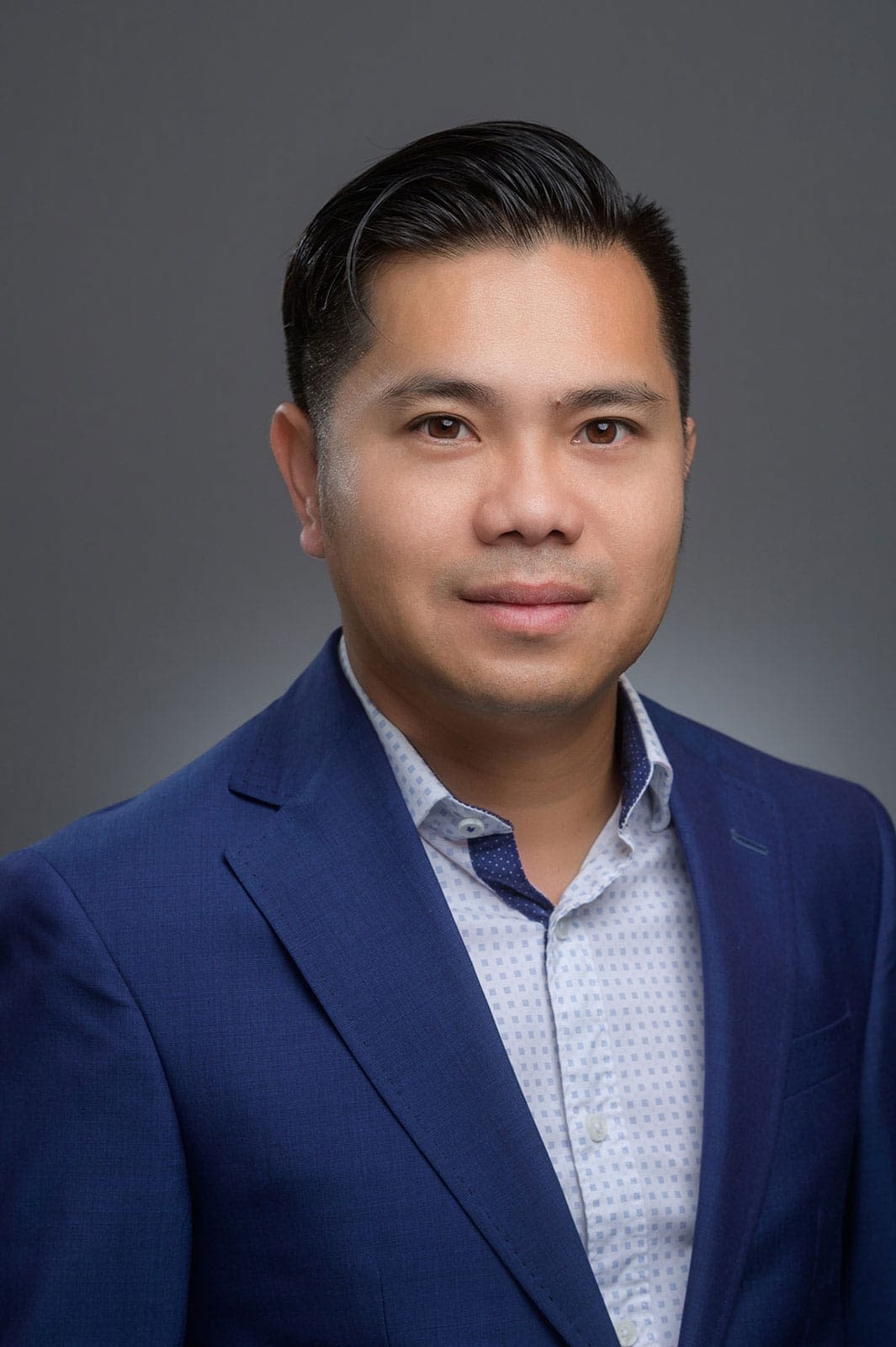 4-Headshot–Mr-Trí-Tran 4-Headshot--Mr-Trí-Tran