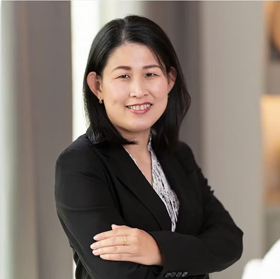 4-Headshot-new-Tuyet-Nguyen-TX