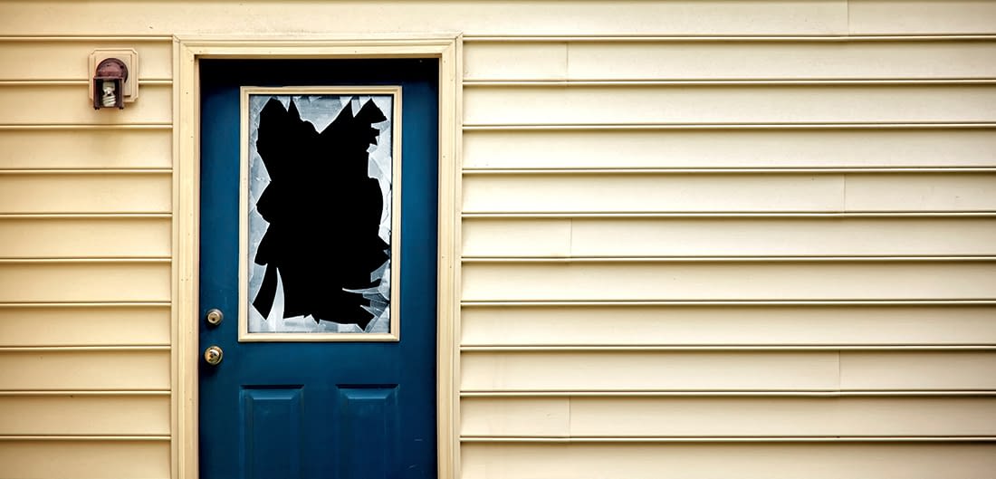 smgnl-whatdoeshomeownerscover house with broken window above door