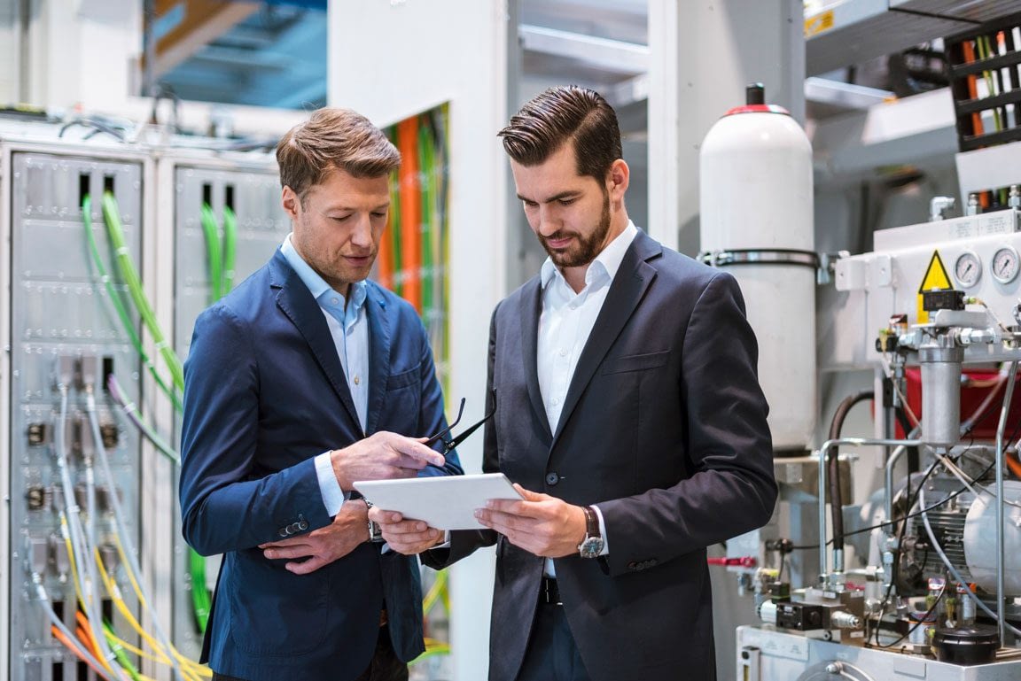 portrait-group-of-diverse-industry-worker-working