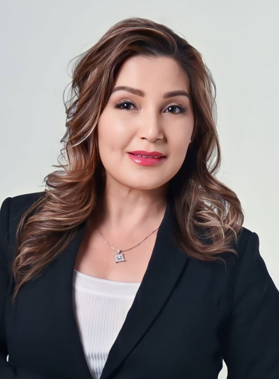 4-Headshot–Lien-Ngo 4-Headshot--Lien-Ngo