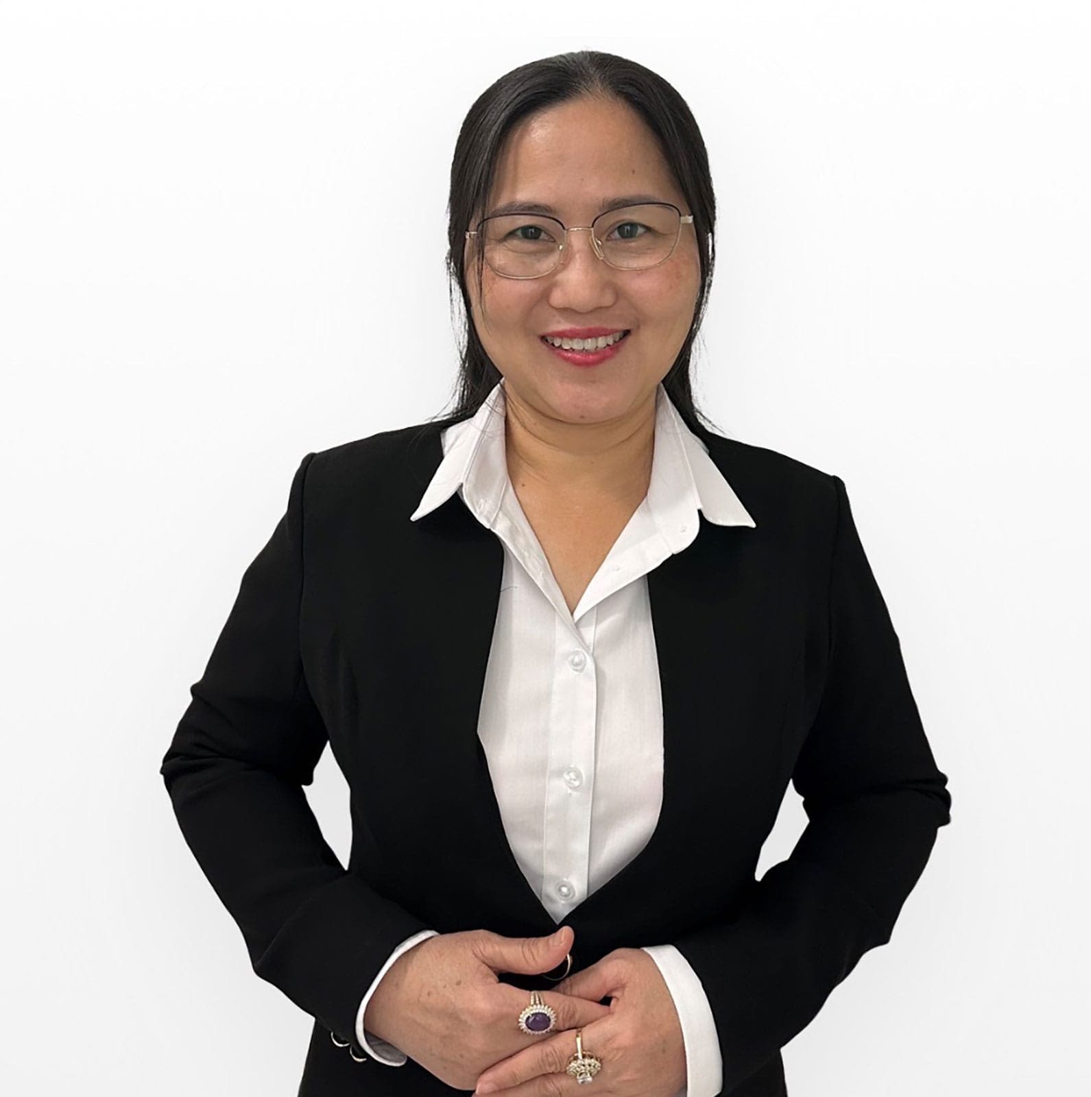 4-Headshot–(Hoa-Dao) 4-Headshot--(Hoa-Dao)