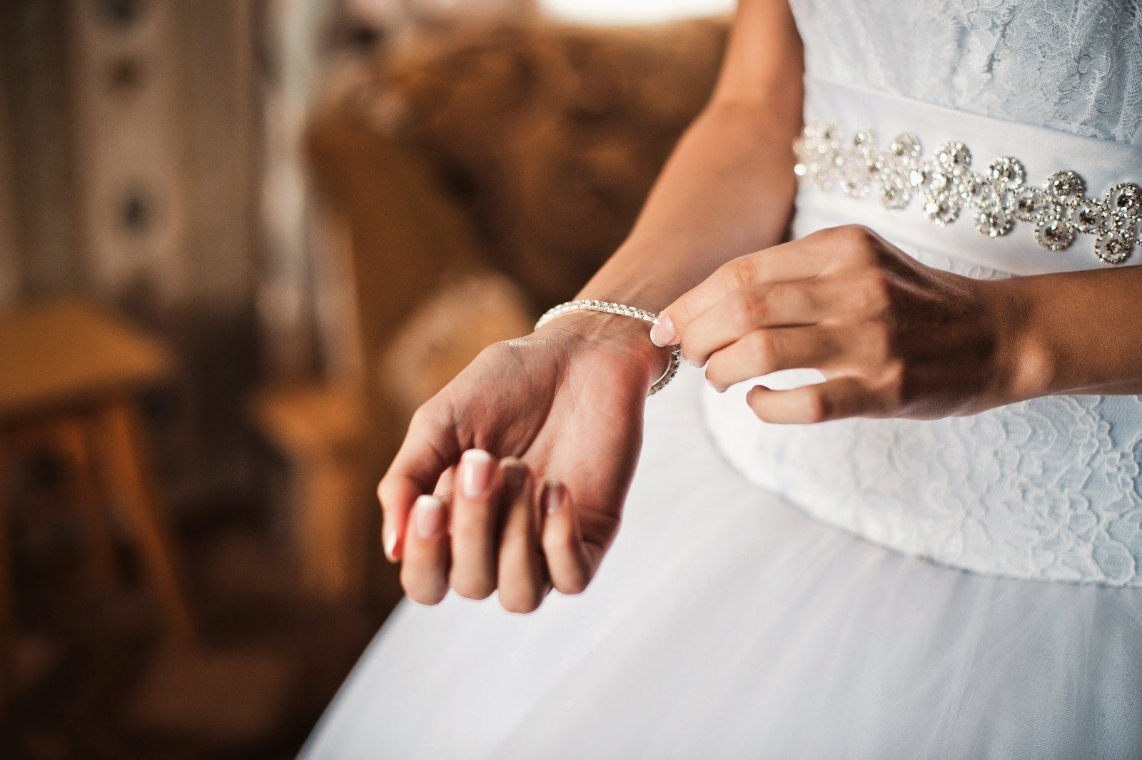 The bride dresses a bracelet 724. Jewelry Insurance