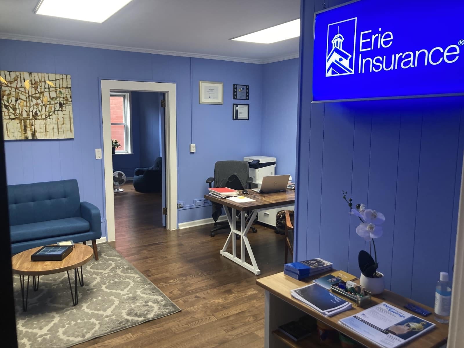 IMG_7078 Roberta Seguros Insurance Agency, LLC interior