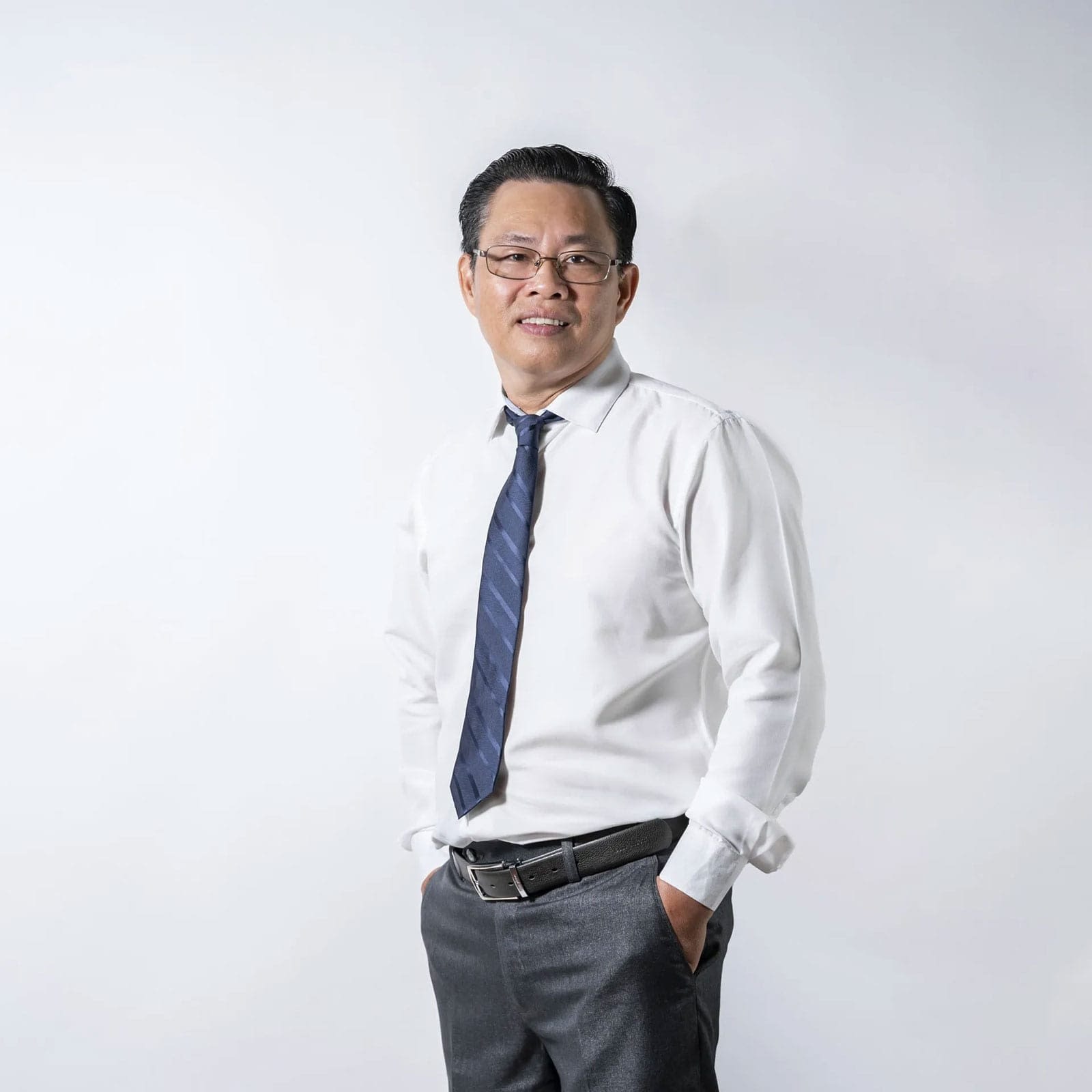 4-Headshot–(Dinh-Cuong-Vu) 4-Headshot--(Dinh-Cuong-Vu)