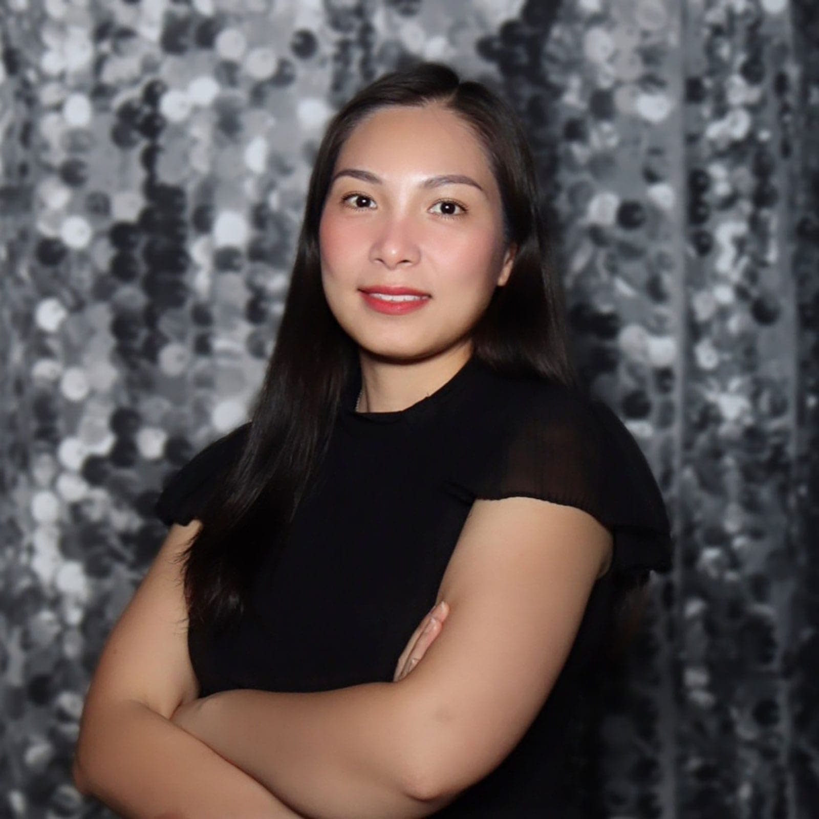 4-Headshot–(Nhi-Phi) 4-Headshot--(Nhi-Phi)