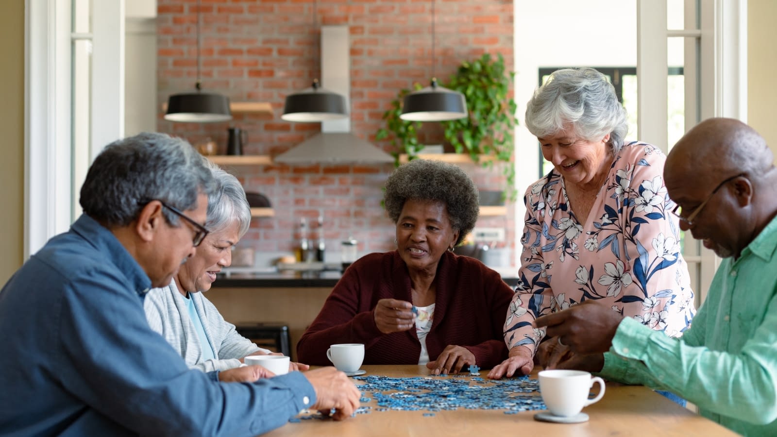 cognitive health seniors seniors working on a puzzle