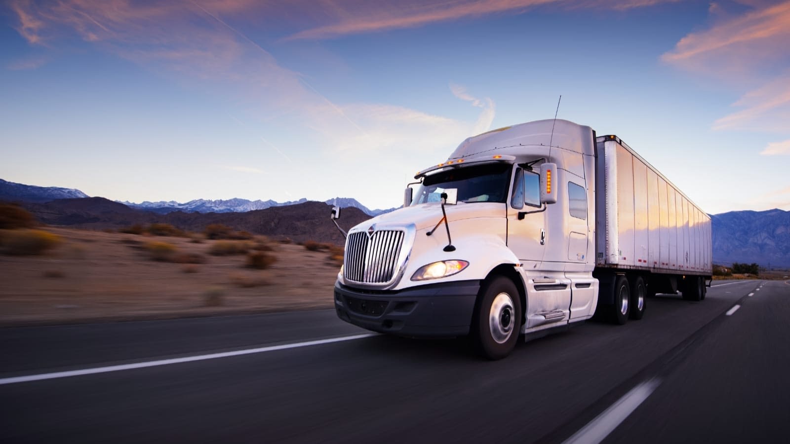 trucking-fleet-insurance semi truck