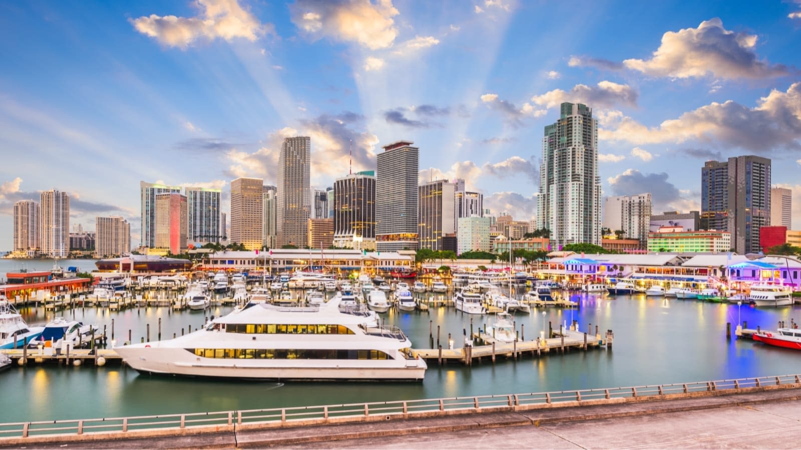 yacht-insurance yacht docked in Miami