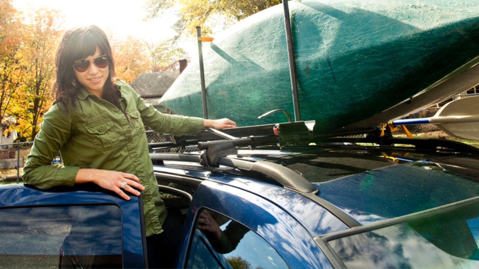 hauling-gear-large Kayak on a car