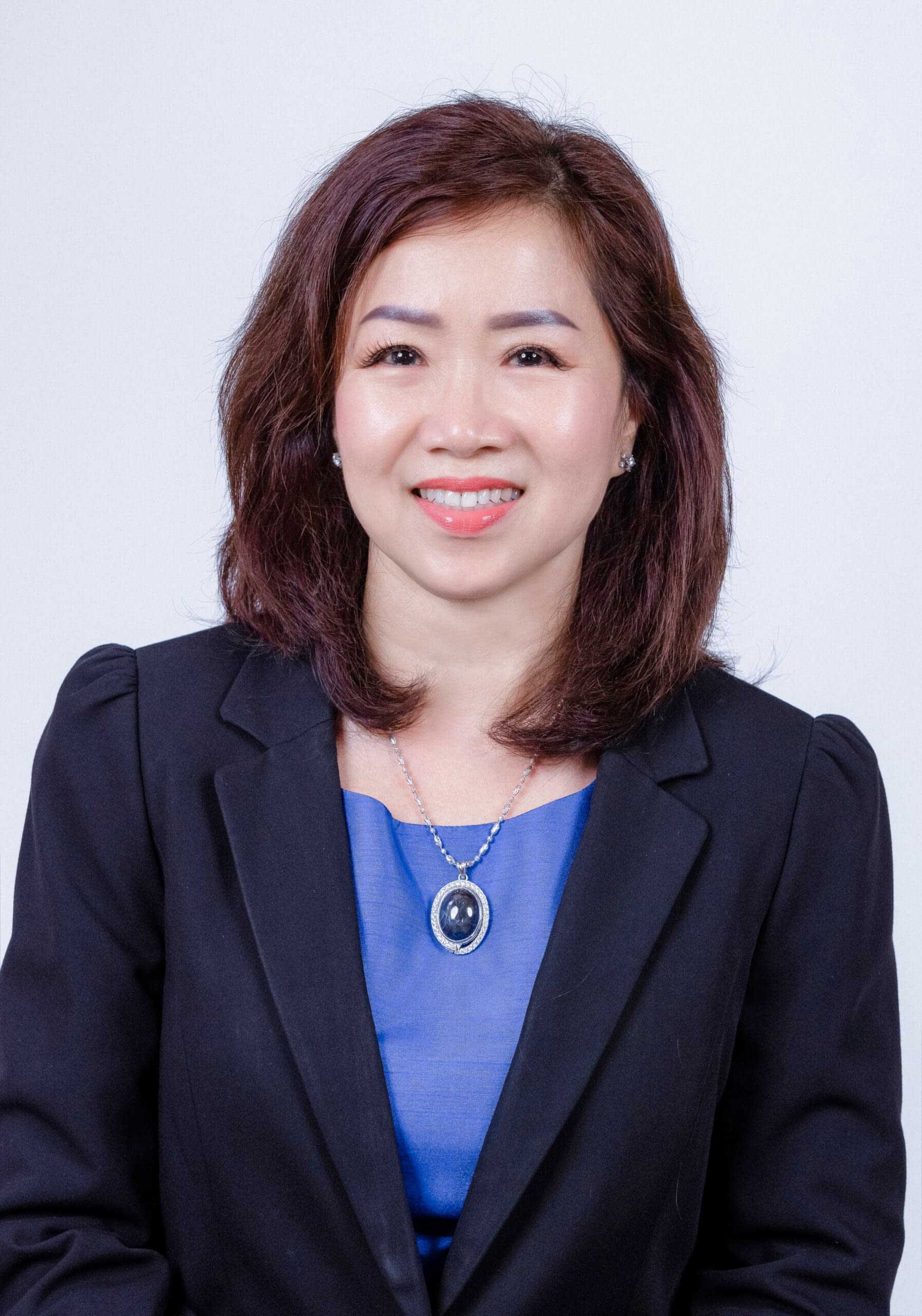 4-Headshot new- Diana Trinh Luu- TX