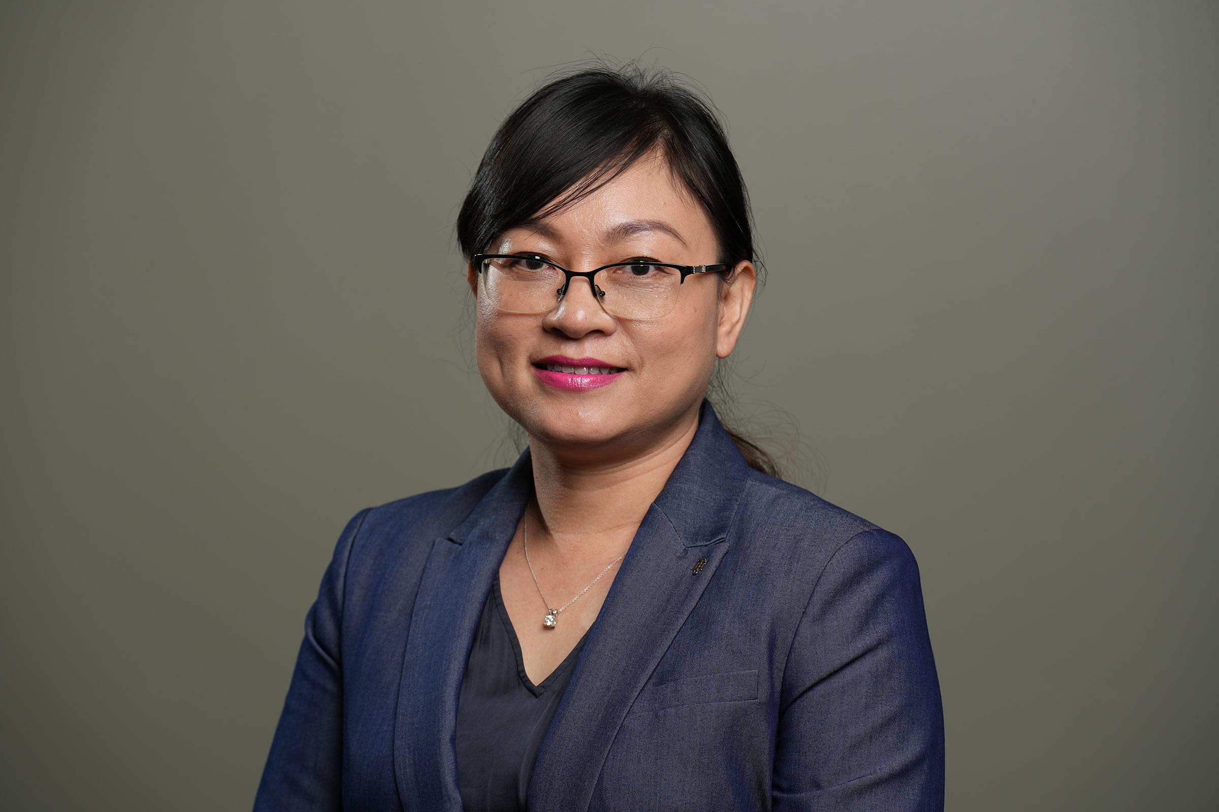 4–Headshot–(Nguyen-Phan) 4--Headshot--(Nguyen-Phan)