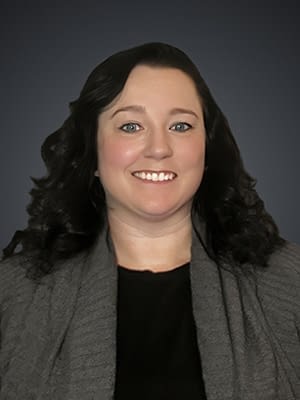 Stephanie Schueler Headshot