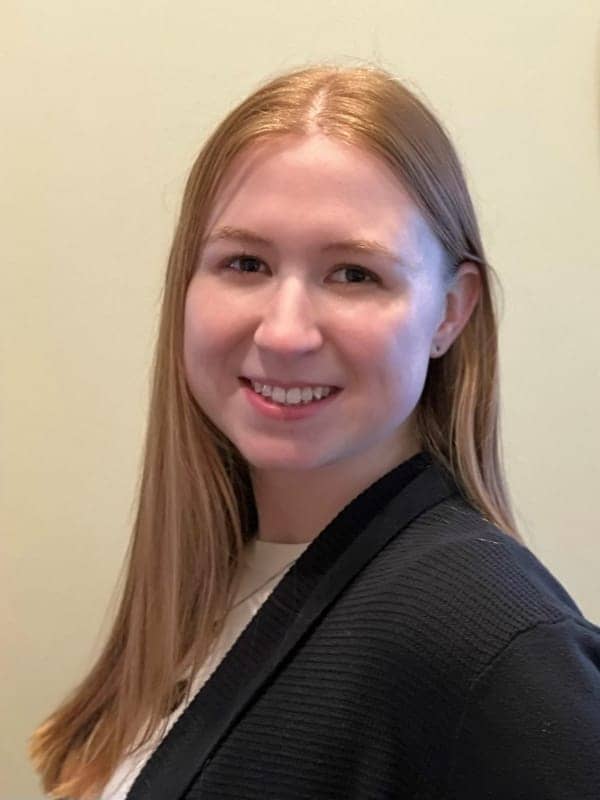Hannah Stoller headshot