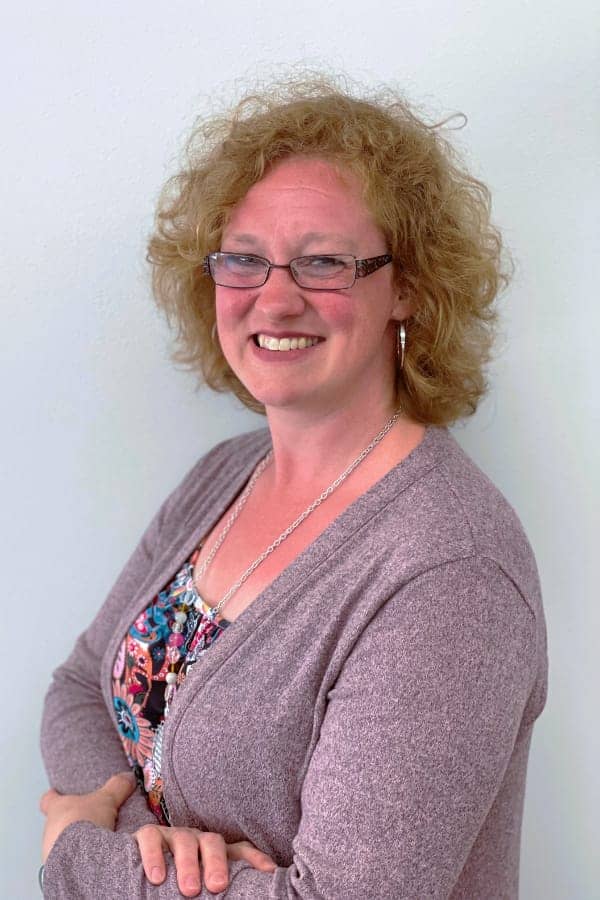 Erin Hackett Headshot