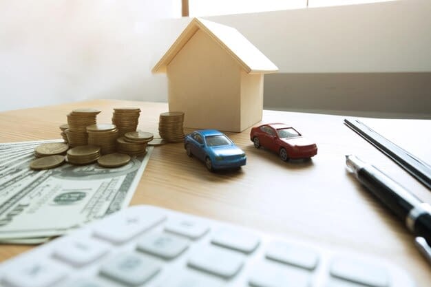 primer-plano-coches-juguete-monedas-casa-modelo-mesa_1048944-7729300