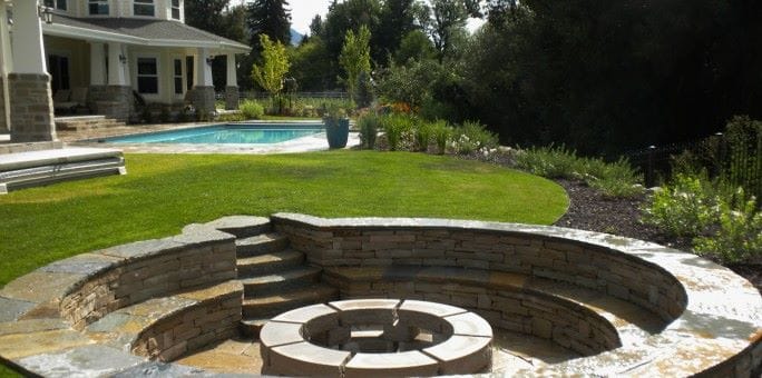 Considering a Backyard Fire Pit? Here’s What You Should Know