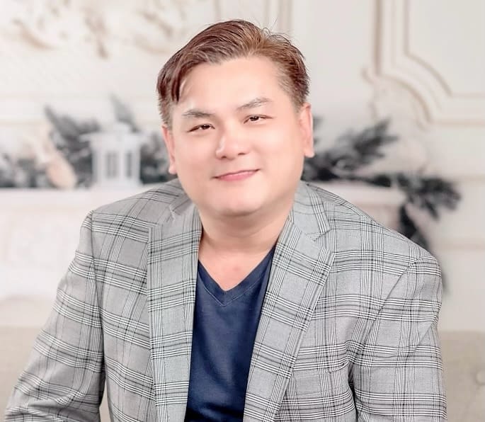 4-Headshot (Dat Pham)