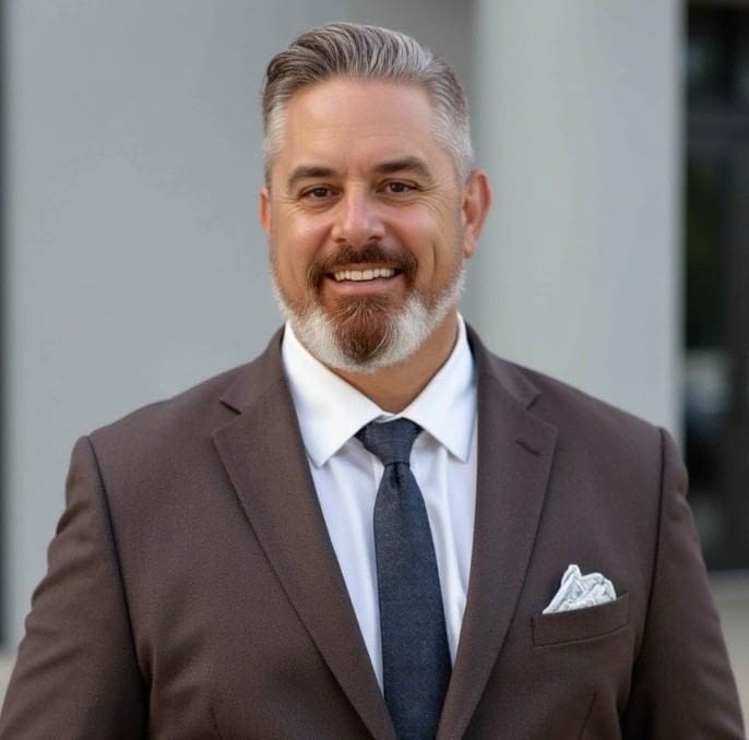 Jamie-Hollen-headshot