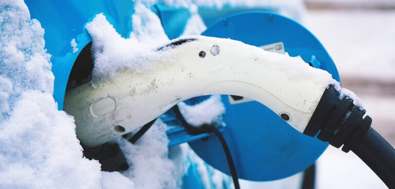 6 Ways To Maximize Your Electric Car Battery Performance in Cold Temperatures