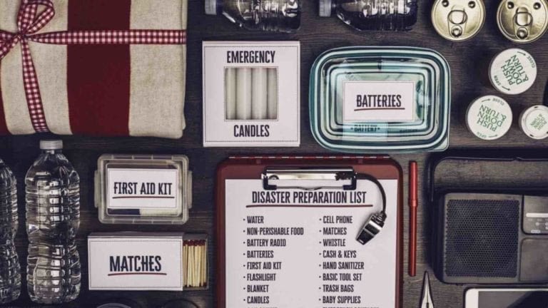 31 Must-Have Items For Your Home Emergency Kit