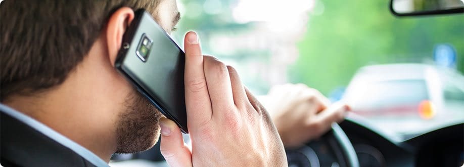 multitasking-while-driving-main