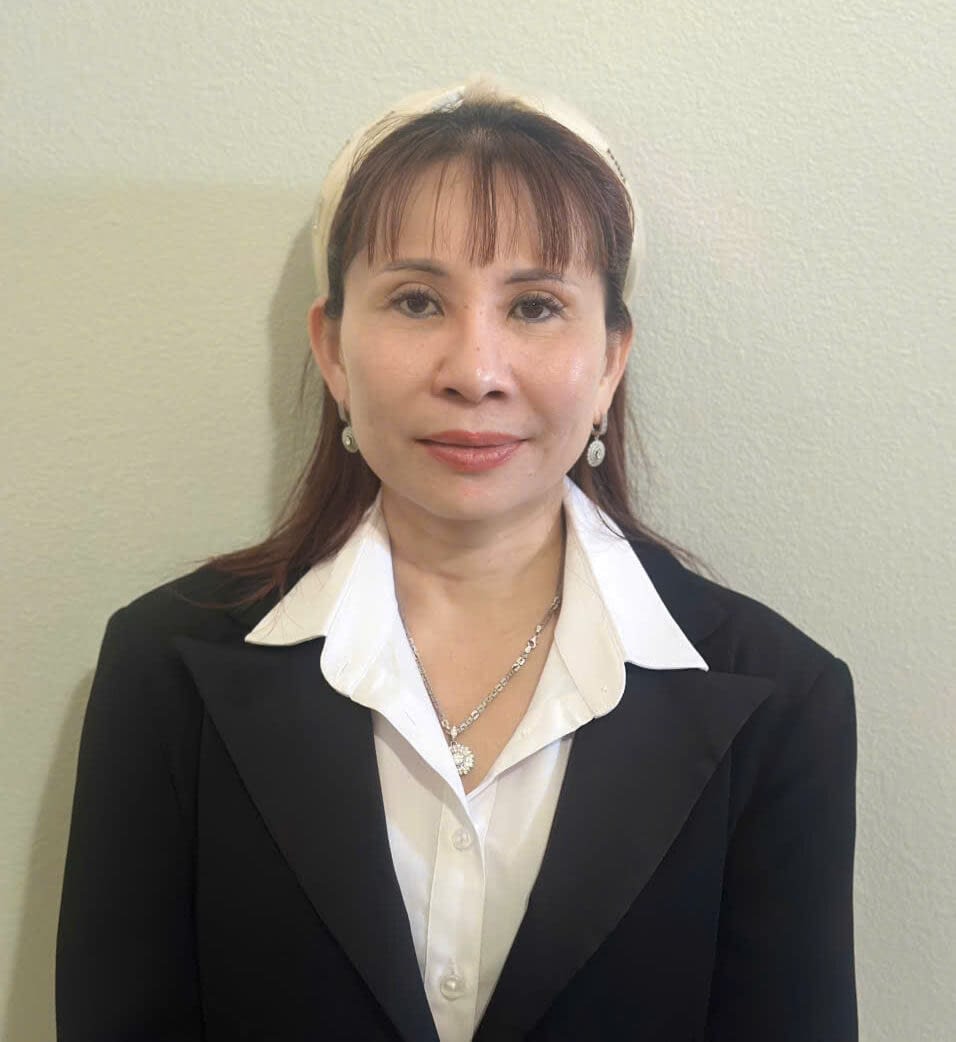 4- Headshot- (Lenna Le Phan)