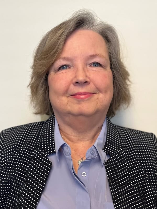 Jeri-Nagy Jeri Nagy Headshot