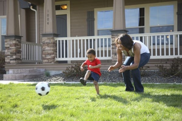 mom-son-playing-soccer