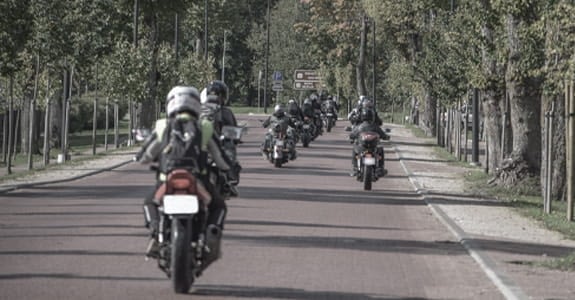 10 hand signals every motorcycle rider should know