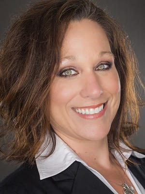 MattinglyIns-Headshots-Julie-11-2 MattinglyIns-Headshots-Julie-11-2