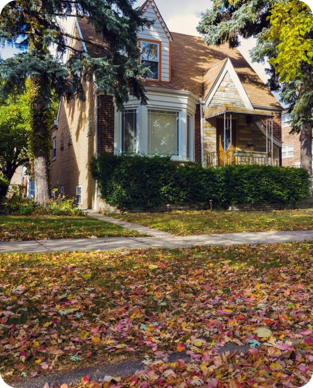 typical chicago house in autumn scenery